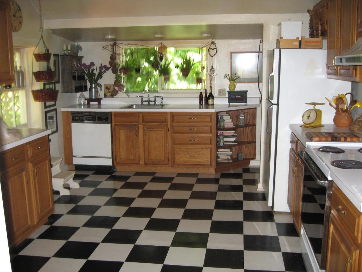 B&B On Seven Acres With Private Bed & Bath Clinton Corners Екстер'єр фото
